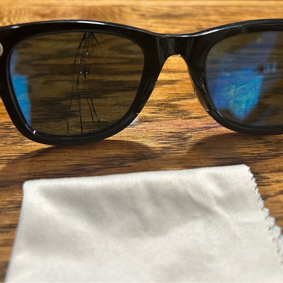 Men’s Classic Ray-Ban Wayfarers - Picture 4 of 7